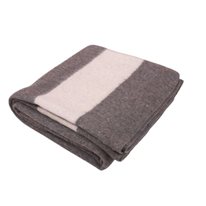 Vente chaude Nouveau Design Double Laine Chaude Gris Avec Des Couvertures À Rayures Blanches Au Meilleur Prix - Product Image 1