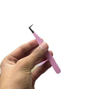 Pince à épiler professionnelle à volume incurvé rose pour extension de cils outils de beauté de précision matériau en acier inoxydable poignée serrée - Product Image 1
