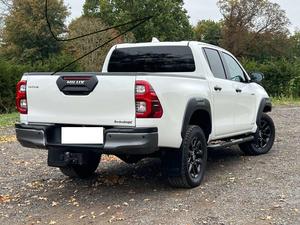 USADO LHD/RHD 2023 T0Y0TA HI-LUX 2.8D-4D INVINCIBLE X 2754CC - Product Image 3