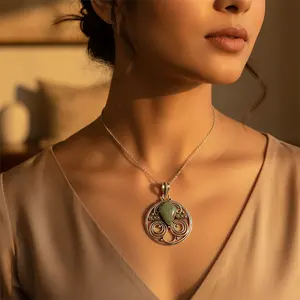 Collar de Plata 925 para Mujer con Colgante de Circonita Verde Corte Cojín, Bañado en Rodio, Cadena Geométrica Tipo Caja, Oro Rosa de 14K - Product Image 2