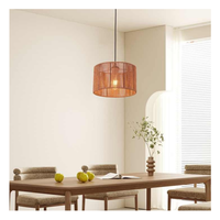 Luminaire suspendu d'intérieur léger, artisanal, traditionnel, minimaliste moderne, en bambou naturel tressé à la main, avec abat-jour en rotin.