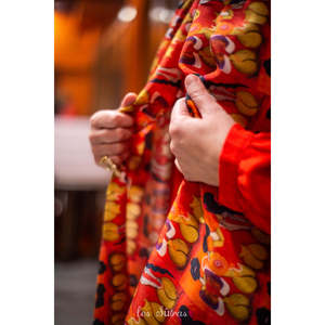 Écharpe en satin à motif ethnique vintage, Bon Baisers De Kyoto, écharpe en soie pour le printemps et l'été - Product Image 2