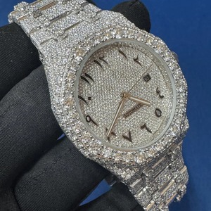 Montre-bracelet en acier inoxydable sertie de diamants Moissanite, cadran arabe, style hip-hop, pour hommes professionnels, disponible pour livraison mondiale. - Product Image 1