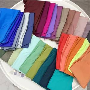 Mallas de Yoga de entrenamiento transpirables suaves con logotipo personalizado mallas de Yoga de cintura alta para mujer - Product Image 4