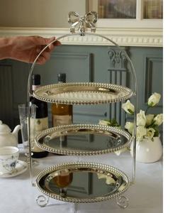 Soporte para Pasteles Moderno de Dos Niveles en Forma de Hoja, de Acero Inoxidable Chapado en Oro de Grado Alimenticio, Ecológico y de Calidad - Product Image 3