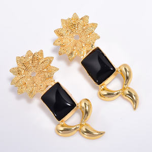 ต่างหูอัญมณีทองเหลืองชุบทอง18K สวยงามเครื่องประดับอัญมณีทองเหลืองทำด้วยมือผู้ส่งออกเครื่องประดับทองเหลืองตามสั่ง - Product Image 2