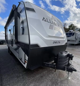 Caravane de luxe tout-terrain Alliance Delta 262RB, haute qualité, légère et imperméable - Product Image 3