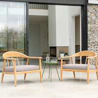 Chaise longue en teck de haute qualité, finition couleur naturelle, avec coussin, pour intérieur/extérieur, idéale pour hôtel, salon, chambre.
