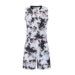 Uniforme de basket-ball de sublimation pour hommes en polyester dernière conception vêtements de sport Sublimation Basketball Uiform - Product Image 1