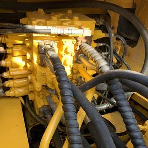 รถขุดโคมัตสึ PC200 เครื่องจักรก่อสร้างหลักสำหรับงานเหมือง พร้อมมอเตอร์และเครื่องยนต์ กำลัง 110 กิโลวัตต์ น้ำหนักใช้งาน 20 ตัน - Product Image 4