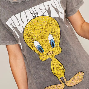 Camiseta gráfica personalizada a la moda, venta al por mayor, camisetas Unisex de gran tamaño de algodón 100% de alta calidad, Impresión de pantalla corta de peso pesado 230G - Product Image 1