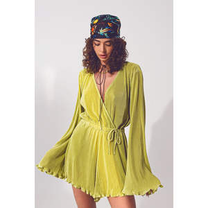 Mono casual verde de satén con detalle plisado, tejido de chifón de verano y decoración de patchwork. - Product Image 5