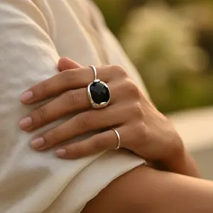 แหวนเงินแท้ 925 ประดับพลอยออนิกซ์ ดีไซน์ฮิปฮอป ชุบทอง สำหรับผู้หญิง - Product Image 3