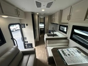 นิว 2026 อีสต์ ทู เวสต์ คอลเลจ เอเวนิว 2711N-K - Product Image 2