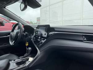 ข้อเสนอส่วนลดปี 2022 รถยนต์โตโยต้า Camry Hybrid SE Nightshade FWD มือสอง ไมล์น้อย - Product Image 5