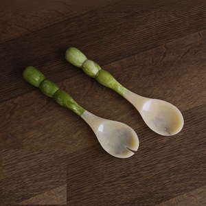 Serveur de salade en corne de qualité supérieure ensemble de 2 pièces avec poignée en résine outils de cuisine de mélange de salade personnalisés au meilleur prix - Product Image 6