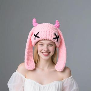 Bonnet tricoté chaud unisexe 100% acrylique, fait main, avec grandes oreilles de lapin et mignonnes cornes de diable, idéal pour l'hiver et la plage - Product Image 1
