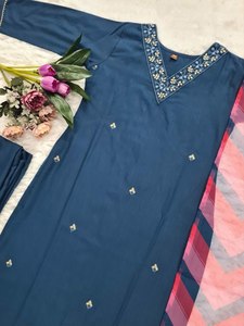 El último conjunto de 3 mujeres de diseñador exclusivo Indian Kurti manga larga diferentes tamaños del exportador y fabricante indio - Product Image 5
