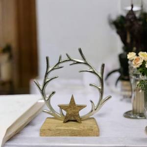 Décor de table de renne en bois avec anneau étoile en métal charmant accent festif pour la pièce maîtresse de Noël ensemble d'affichage d'hiver de vacances - Product Image 4