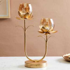 เชิงเทียนทองเหลืองดอกบัวสีทองโต๊ะรับประทานอาหารที่หรูหราของตกแต่งแจกันโลหะมีดีไซน์ที่ซับซ้อนแบบโบราณ - Product Image 1