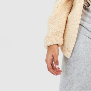 Veste polaire Teddy à la mode pour femmes nouvelle saison doublée fermeture éclair sweat à capuche surdimensionné chaud tissu tricoté sweat à capuche élégant Haus Industries - Product Image 4