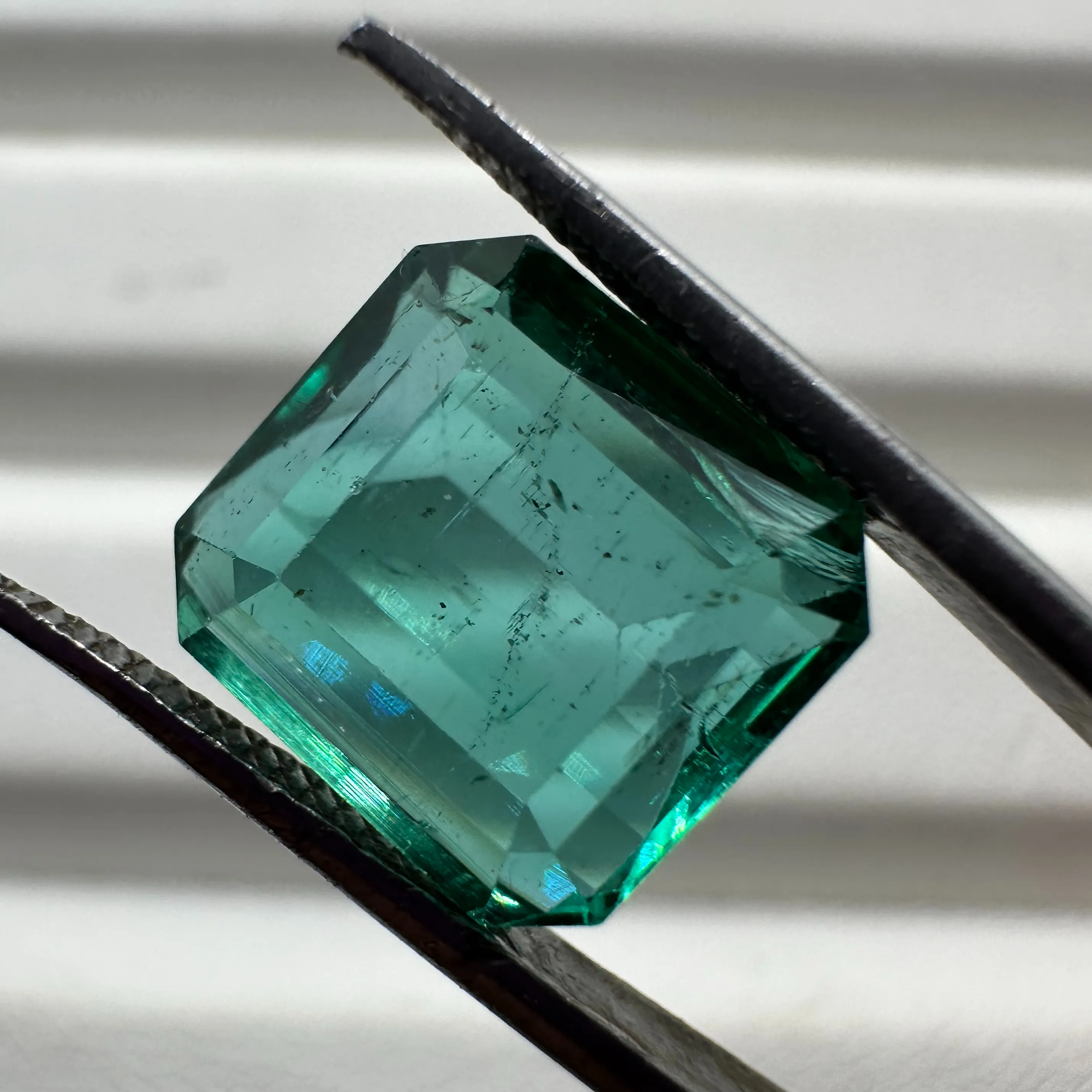 Top Quality Highly Transparent 100% Natural Bluish Green Zambian Emerald Loose Gemstone for Ring, Pendant and Jewellery