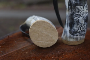 Mug en corne polie écologique au design naturel pour boire de la bière et la décoration intérieure, design moderne par Crescent Crafts - Product Image 6