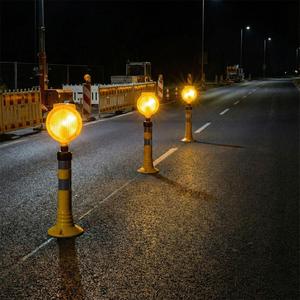 Juego de Luces de Advertencia de Tráfico de Seguridad Vial Redondas Solares Amarillas Intermitentes con Reflector Blanco - Product Image 4