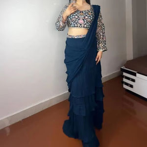 Lahenga Saree งานปาร์ตี้3ชั้นแต่งระบายพร้อมด้ายเย็บปักหลายเส้น - Product Image 1