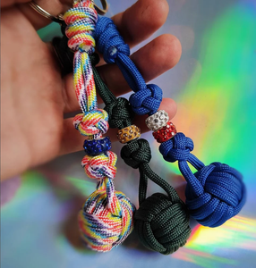 Porte-clés en paracorde avec nœud de singe et manille en laiton - 4,5 pouces de long - Porte-clés en corde de marin fait main - Bijou nautique - Cadeau - Product Image 2