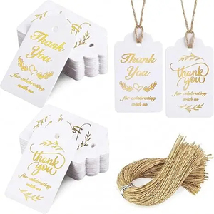 Etiquetas colgantes personalizadas en forma y color para la venta. El mejor fabricante diseña etiquetas colgantes de lujo con logotipo impreso personalizado para prendas. - Product Image 1