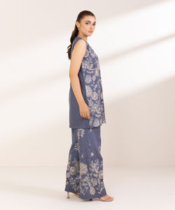 Vente en gros de robes de soirée pour femmes, design personnalisé, en soie georgette, coupe ajustée, imprimé numérique, longueur courte, style tendance de haute qualité - Product Image 3