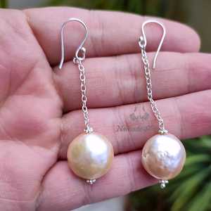ต่างหูมุกเงินแท้ ทำมือ สีชมพูพีช - Product Image 1