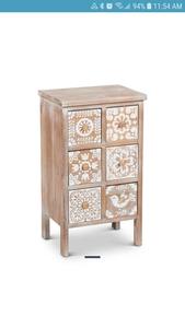 Élégantes commodes en bois avec tiroirs profonds fabriqués à la main, parfaites pour les intérieurs et les chambres d'inspiration vintage - Product Image 6