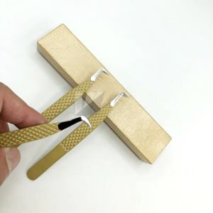 Pinzas de pestañas doradas de calidad superior, agarre de diamante fuerte, logotipo personalizado, extensión de pestañas de acero inoxidable sostenible japonesa - Product Image 5