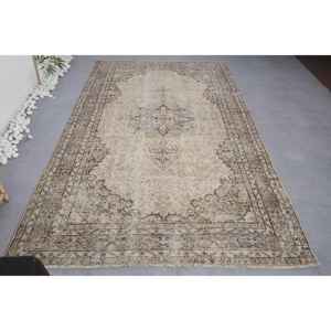 Alfombra clásica de lana turca Vintage Beige 5,6X9,4 pies, diseño de retales de tejido plano bohemio para sala de estar, pasillo, respaldo de látex, yute - Product Image 1