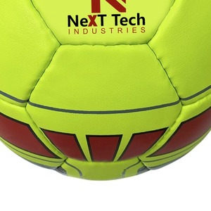 Balón de entrenamiento de fútbol de Next Tech Industries, material de PU para fines de entrenamiento con diseño personalizado y logotipo personalizado - Product Image 5