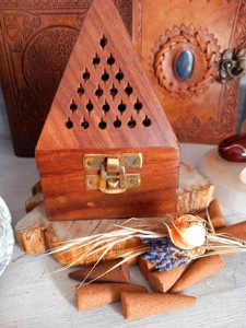 Soporte de incienso de madera hecho a mano-Soporte de palo de aromaterapia natural para meditación, yoga y decoración del hogar - Product Image 5