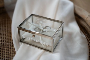 Boîte à rouleaux en verre de luxe, couleur or, design personnalisable, écologique, conçue pour une beauté intemporelle, parfaite pour la présentation - Product Image 6