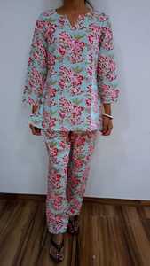 Robe de nuit longue au sol en coton à imprimé floral pour femme Taille naturelle pour Silhouette Vacances Occasion Tailles jusqu'à 6XL - Product Image 2