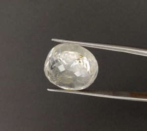 Saphir blanc naturel de haute qualité sans coussin de chaleur coupe 19.56 carats taille de bague septembre pierre de naissance pour la fabrication de bagues au meilleur prix - Product Image 4