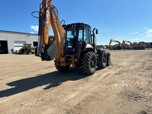 รถแบคโฮล รุ่น 2024 Case 695SV กำลัง 90 แรงม้า เครื่องยนต์ดีเซล เกียร์ Powershift บุ้งกี๋อเนกประสงค์ 4-in-1 รับน้ำหนักได้มาก - Product Image 3