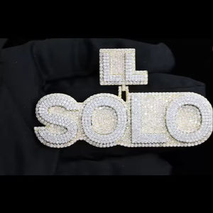 Colgante de Moissanita con Incrustaciones de Diamantes al por Mayor, Modelo 'SOLO', Personalizado, Plata 925, VVS, Dos Tonos, Joyería Hip Hop - Product Image 4