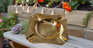 Cendrier Vintage en laiton massif gaufré pour cigarettes Porte-cigarette pour l'intérieur ou l'extérieur Patio, bureau et maison Cadeau fantaisie - Product Image 6