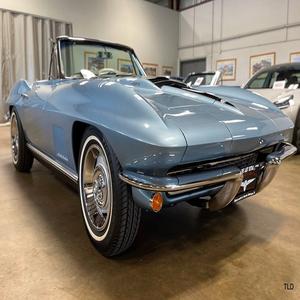 Chevrolet Corvette Clásico Vintage USADO MÁS VENDIDO de 1967 con Motor V8 de 427 y 435 Caballos de Fuerza en Perfectas Condiciones - Product Image 3