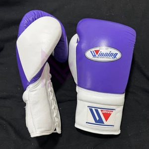 Gants de boxe en cuir de vachette de qualité supérieure, fabrication en usine, tendance du moment, parfaits pour l'entraînement et les combats, en vente - Product Image 3