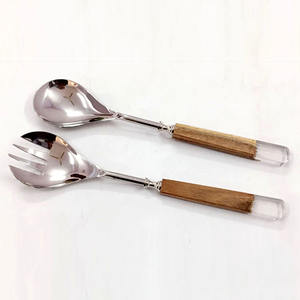 Cuillère personnalisée en vrac en acier inoxydable plaqué argent Ensemble de cuillères à salade, à soupe et à soupe avec long manche en bois de qualité haut de gamme et simplicité - Product Image 5