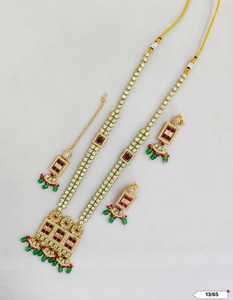 ชุดสร้อยคอและต่างหูโทนสีทองพร้อมต่างหูแบบดั้งเดิมมีสไตล์ของ kundan อินเดียเครื่องประดับโลหะผสมแฟนซีสำหรับผู้หญิงและเด็กผู้หญิงไข่มุกที่มีตำหนิ - Product Image 1