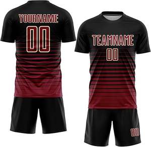 Ensemble de vêtements de football OEM à séchage rapide pour jeunes hommes Short de maillot de football personnalisé fabriqué par un producteur de vêtements de sport pour les équipes de clubs - Product Image 1