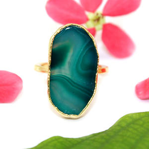 Anillo de ágata verde hecho a mano, anillo ajustable galvanizado de oro, anillo de piedras preciosas a la moda, joyería de rebanada de ágata - Product Image 1